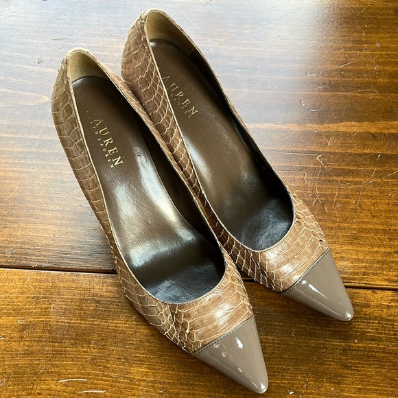 Ralph Lauren Tan Snake Textured Pointed Stiletto Heels - Sz 9.5B - Picture 1 of 16